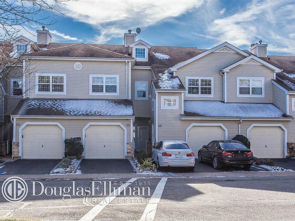 1st image of 69 Carriage Ln #127