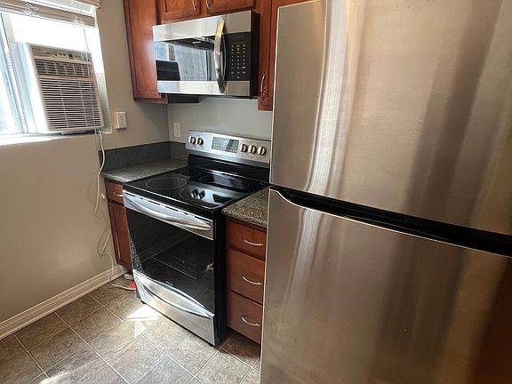 3rd image of 2015 Robinson Ave APT 1