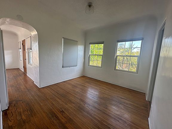 5th image of 843-849 Belmont Ave #849-1/2