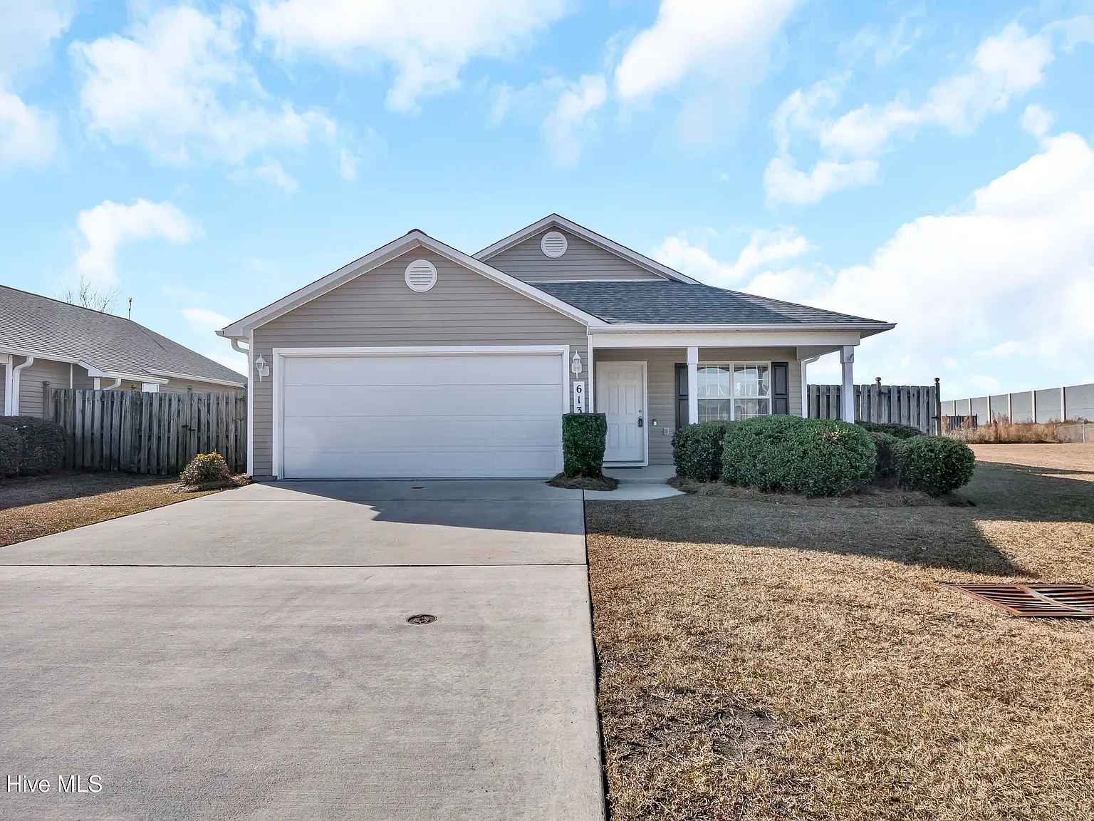 3 bed, 2.0 bath, $2,100 — Photo 4