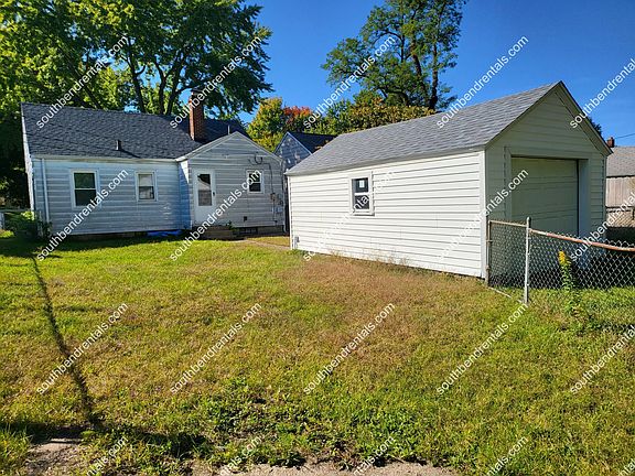 2nd image of 1422 College St