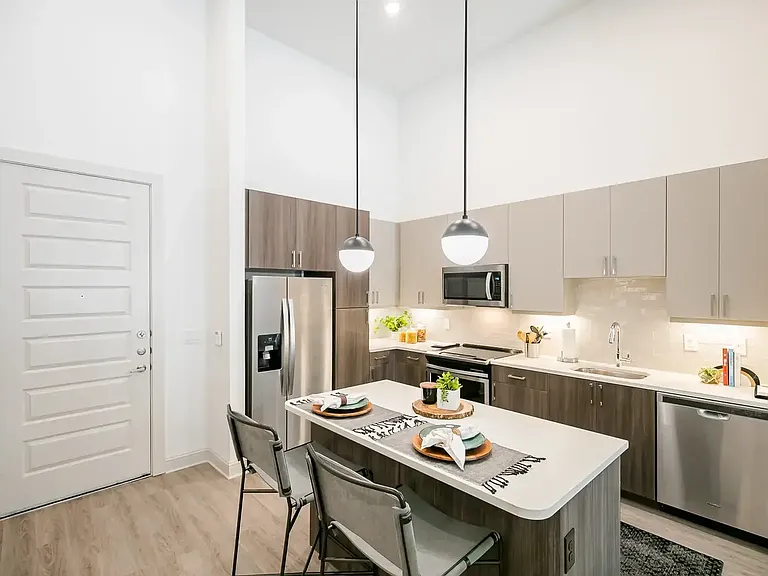 Isaac Apartments — Photo 22