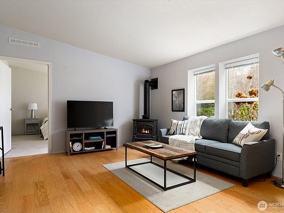 5th image of 1140 Sherwood Lane