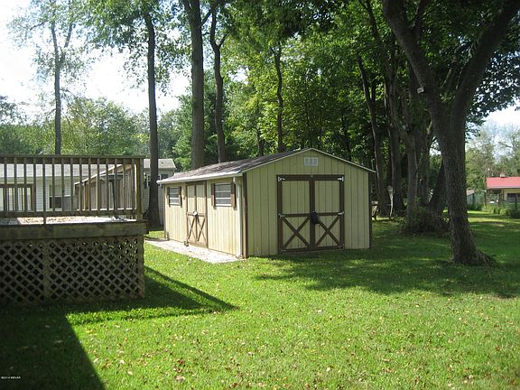 3rd image of 863 Sassafras Cir
