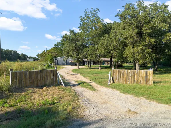 1900 Hometown Rd, Ardmore, OK 73401