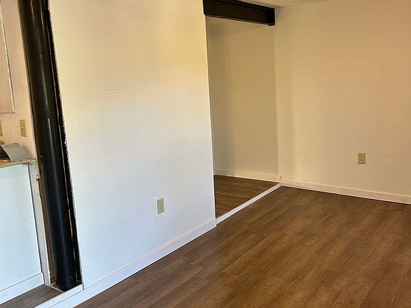 3rd image of 918 Owens Ave
