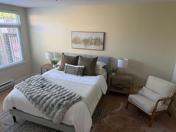 4th image of 222 Laurel St APT 105
