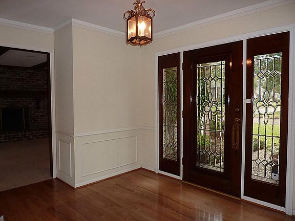Entry hall has beautiful engineered Oak floors