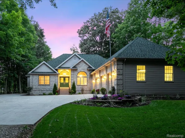3421 Vincent Rd, North Street, MI 48049