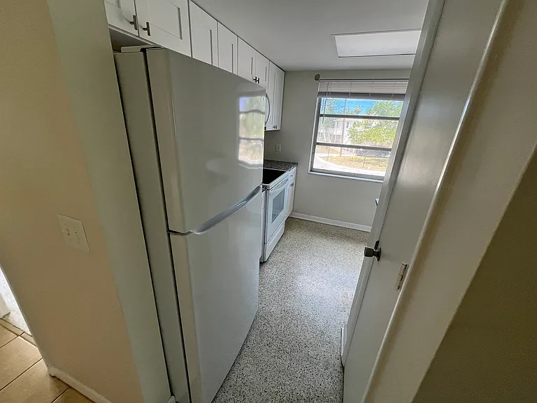 2301 Bay Blvd #2 — Photo 13