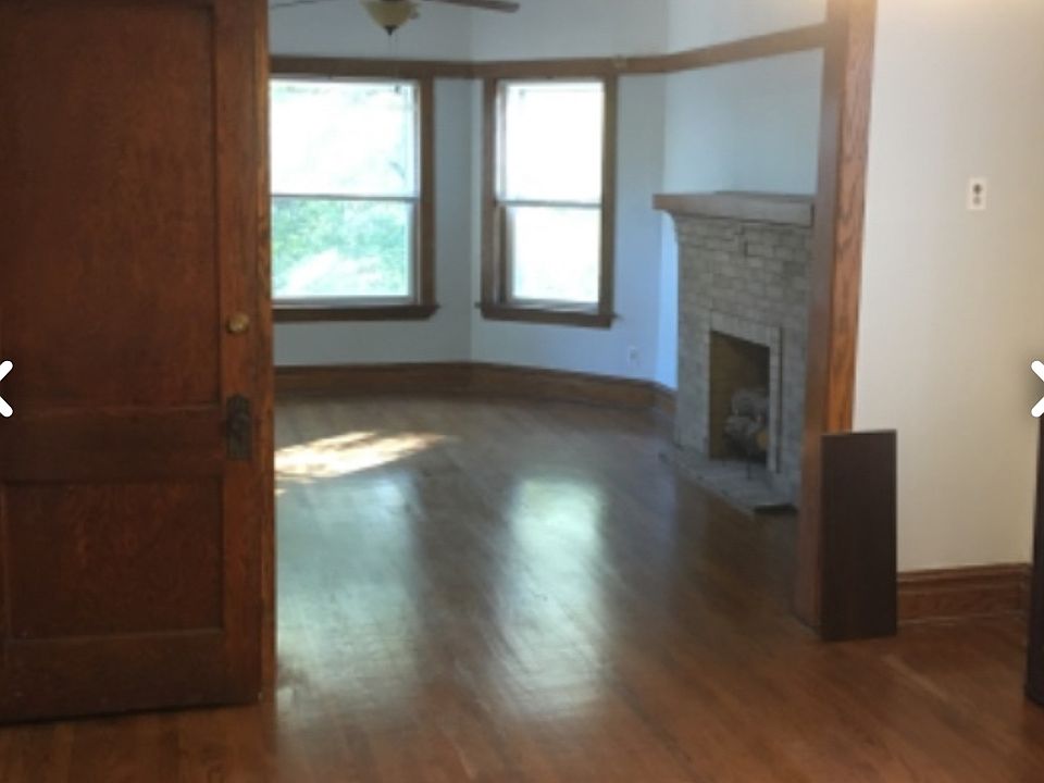 2nd image of 3338 N Hamlin Ave #1