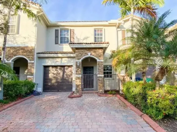 8887 SW 225th St, Cutler Bay, FL 33190