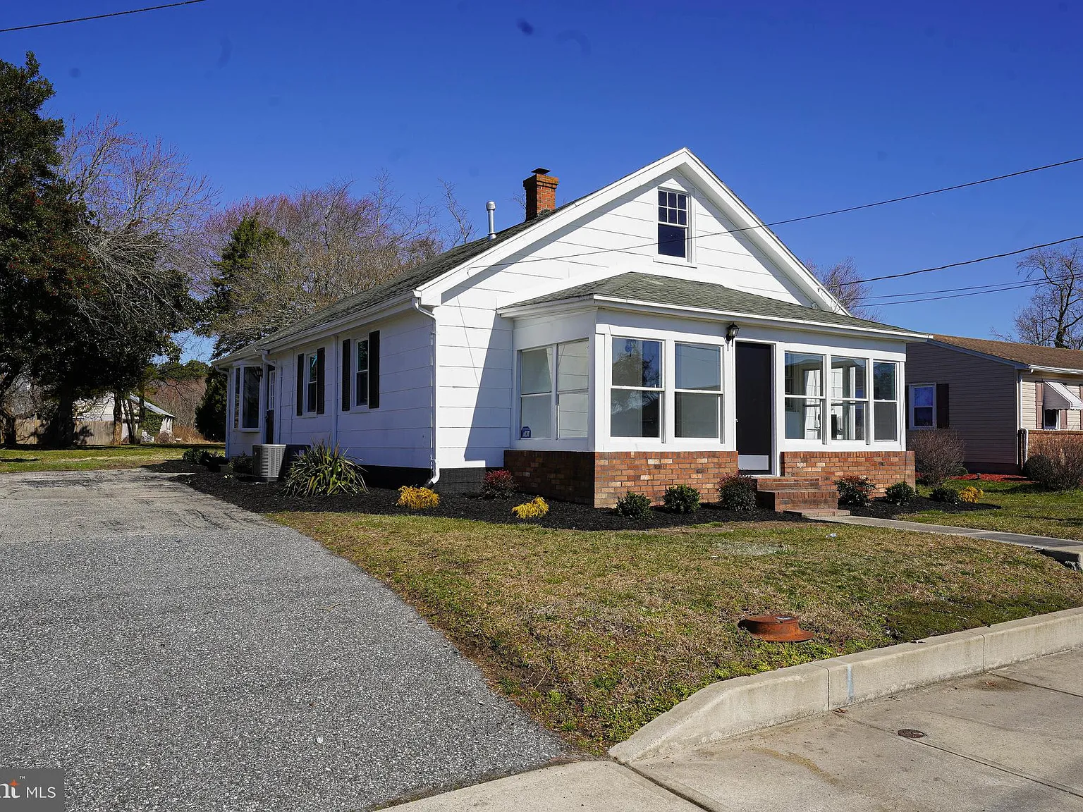 3 bed, 1056 sqft, $2,195 — Photo 4