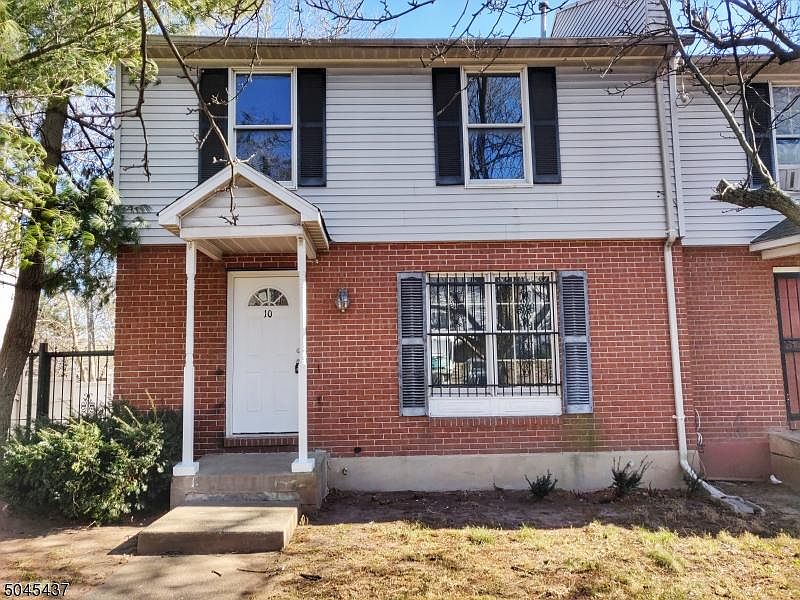 1st image of 10 Dandridge Dr