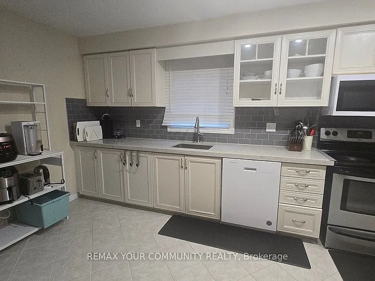 741 Caradonna Cres #25 — Photo 7