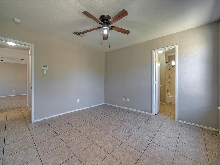 913 Dexter Dr — Photo 21