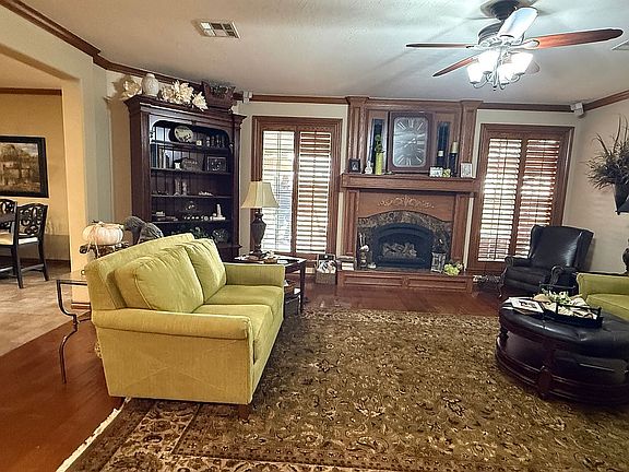 3rd image of 3208 Fairway Dr