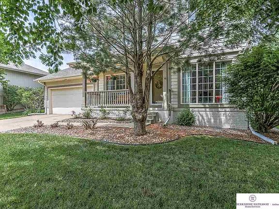 4th image of 6830 Hill Crest Ln