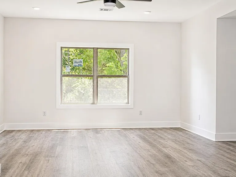 5400 Lotus St — Photo 5