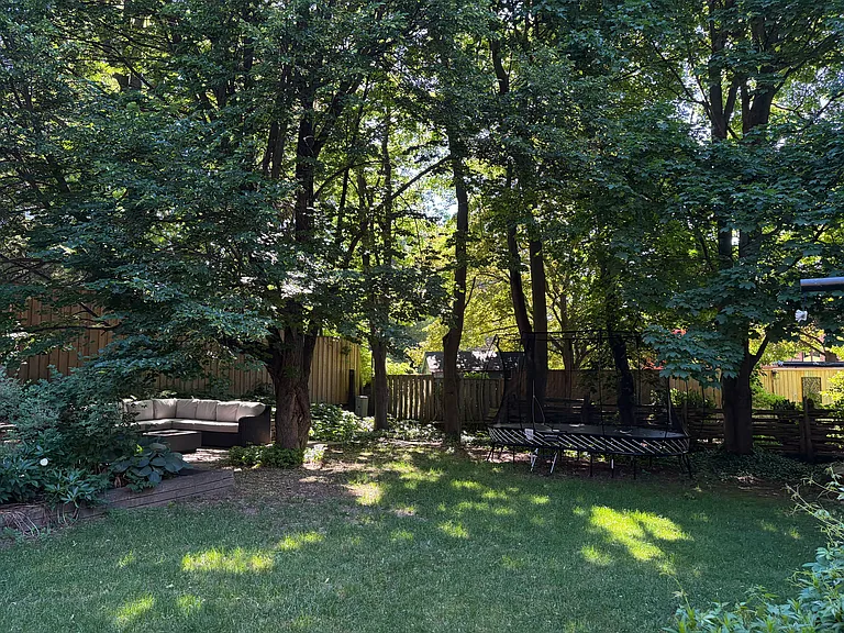 131 Renaud Dr — Photo 27