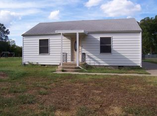 514 W 1st St, Coffeyville, KS 67337