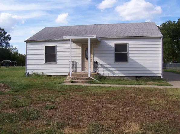 514 W 1st St, Coffeyville, KS 67337