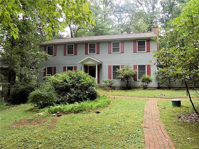 1st image of 425 Rockhill Cir