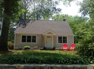 127 Perry St, Fairfield, CT 06824