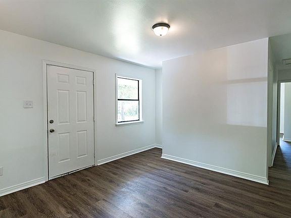 4th image of 6756 Victor Rd