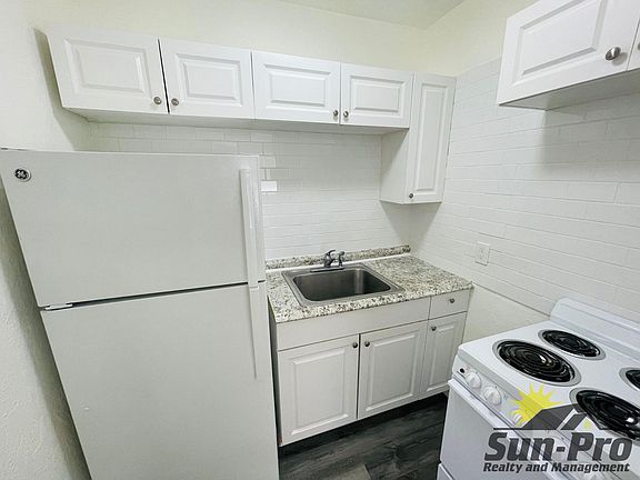 5th image of 3230 S Atlantic Ave Unit 2