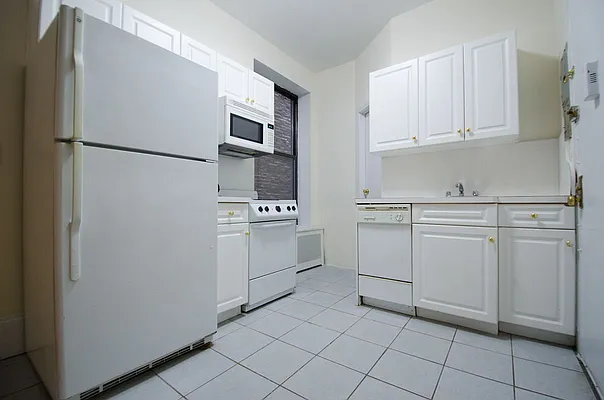 Rented by Compass | media 24