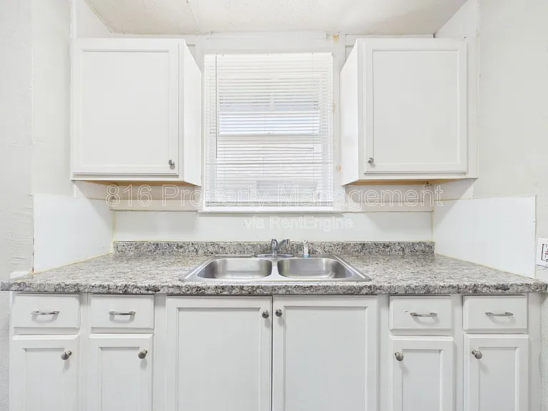 5636 Garfield Ave — Photo 10
