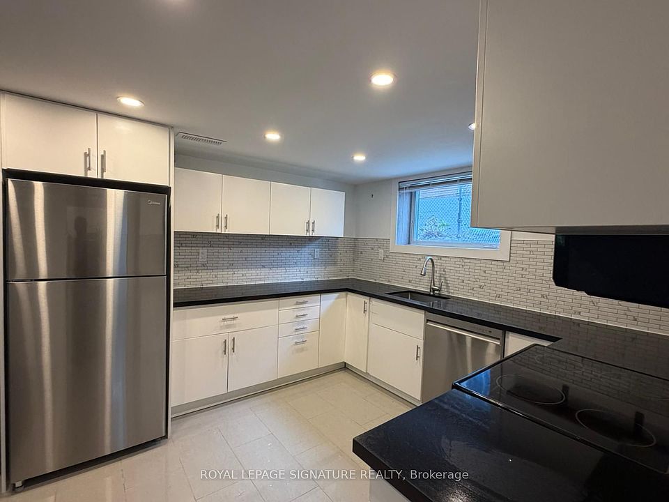 1st image of 9 Fieldway Dr