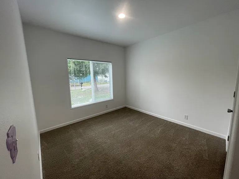 310 E Wood Ln — Photo 11