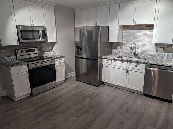 2nd image of 10410 Lovell Center Dr APT 3