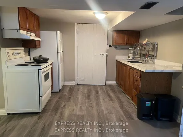 80 Taunton Rd W #Basement, Oshawa, ON L1G 3T2