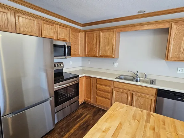 8302 Westown Pkwy, West Des Moines, IA