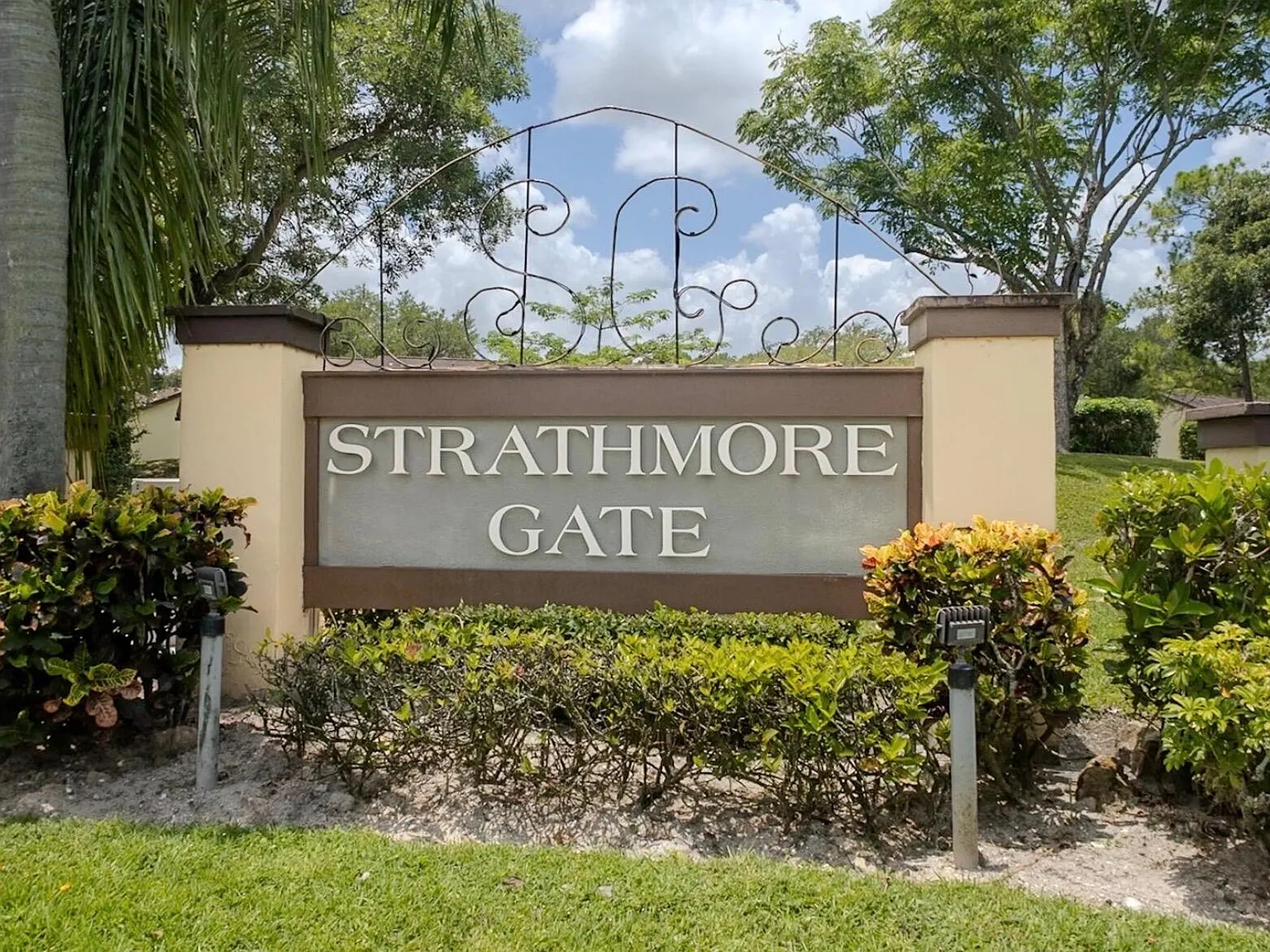 2 bed, 2.0 bath, 1112 sqft, $2,200 — Photo 1