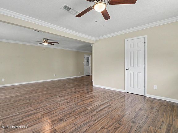 5th image of 1 Oxford Dr