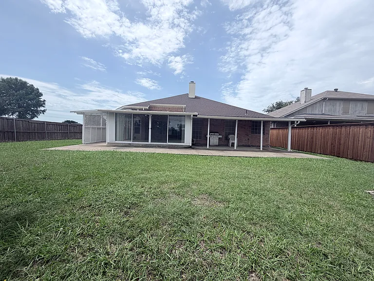 2207 Hickory Wood Trl — Photo 40