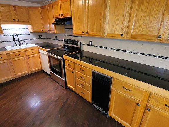 5th image of 502 Elmwood Dr