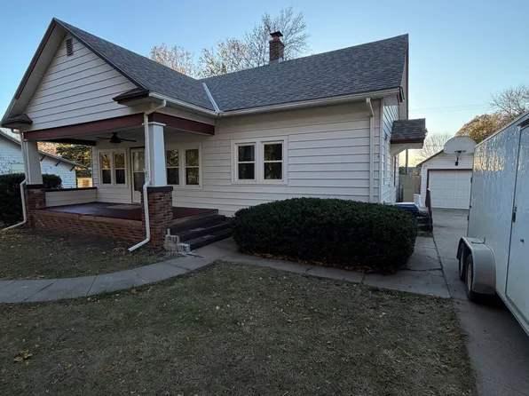 416 N Madison St, Brainard, NE 68626