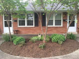 109 Greenbriar Rd, Lexington, KY 40503