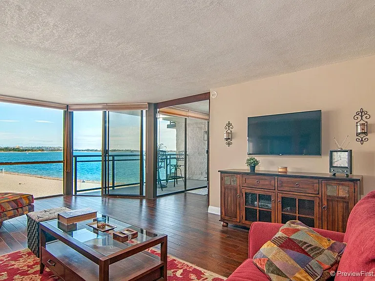 3916 Riviera Dr #403 — Photo 3