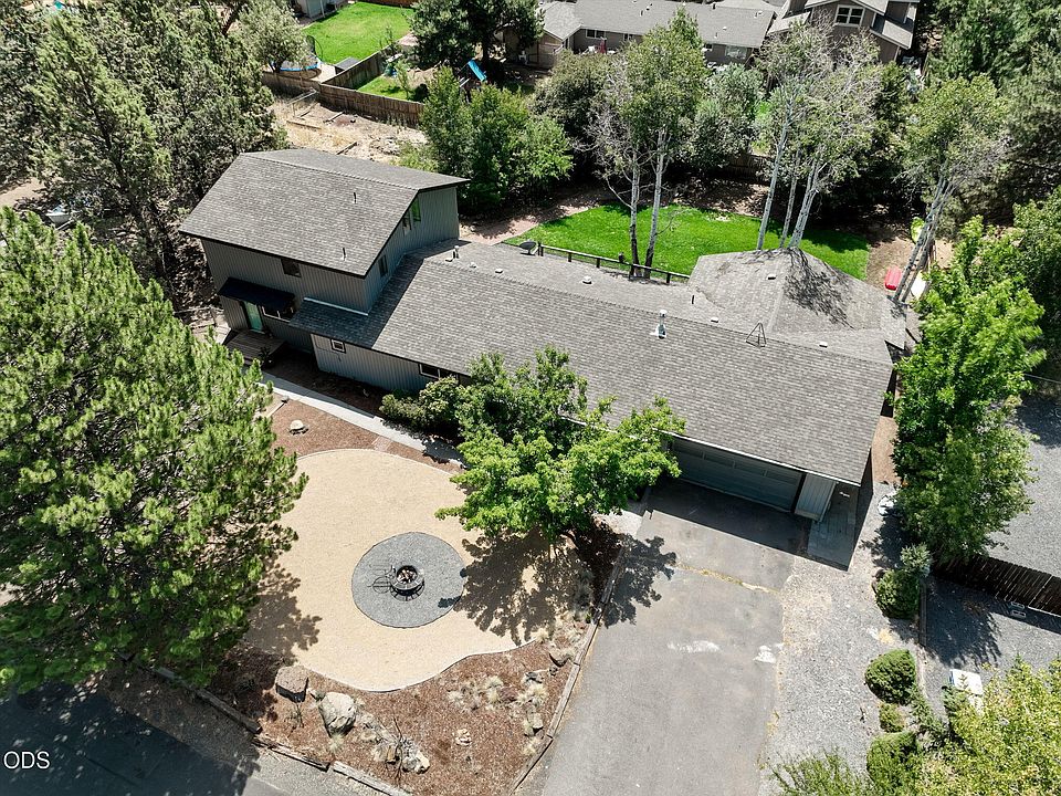 1st image of 21035 Clairaway Ave