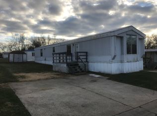 13622 Point Maple Dr, Wright City, MO 63390