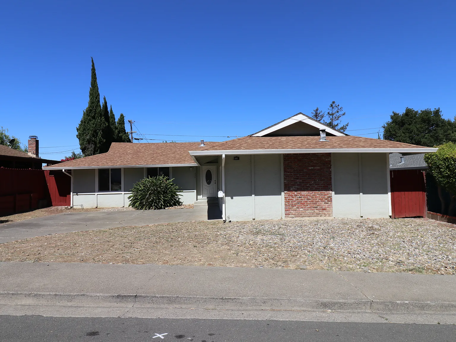 3 bed, 1772 sqft, $3,200 — Photo 2