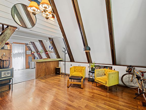 5th image of 202 Purefoy Rd #1