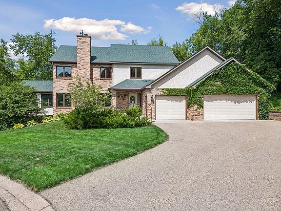 2nd image of 10416 Briar Cir