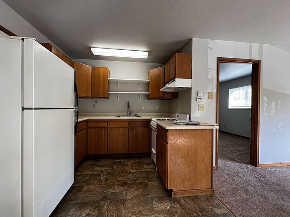 3rd image of 2913 Highland Ct